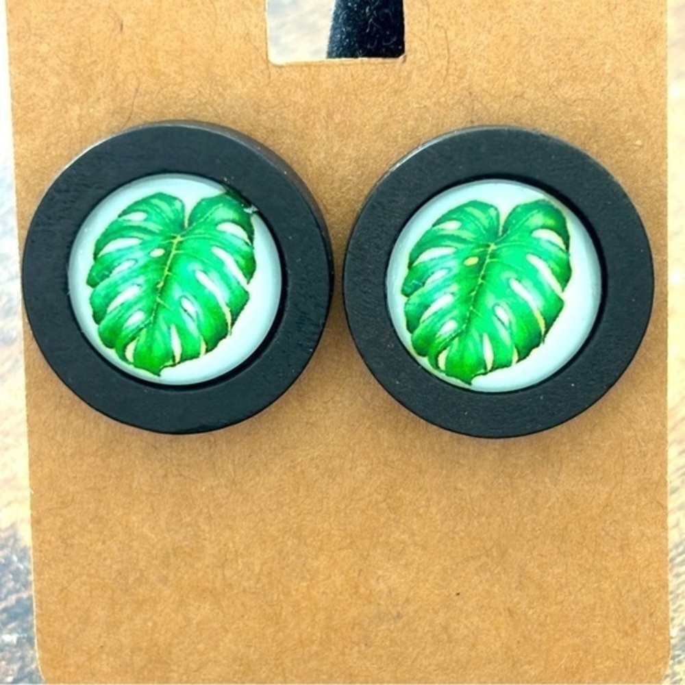 Monstera Deliciosa Leaf Glass Cabochon Dome Stud Earrings – Tropical Elegance